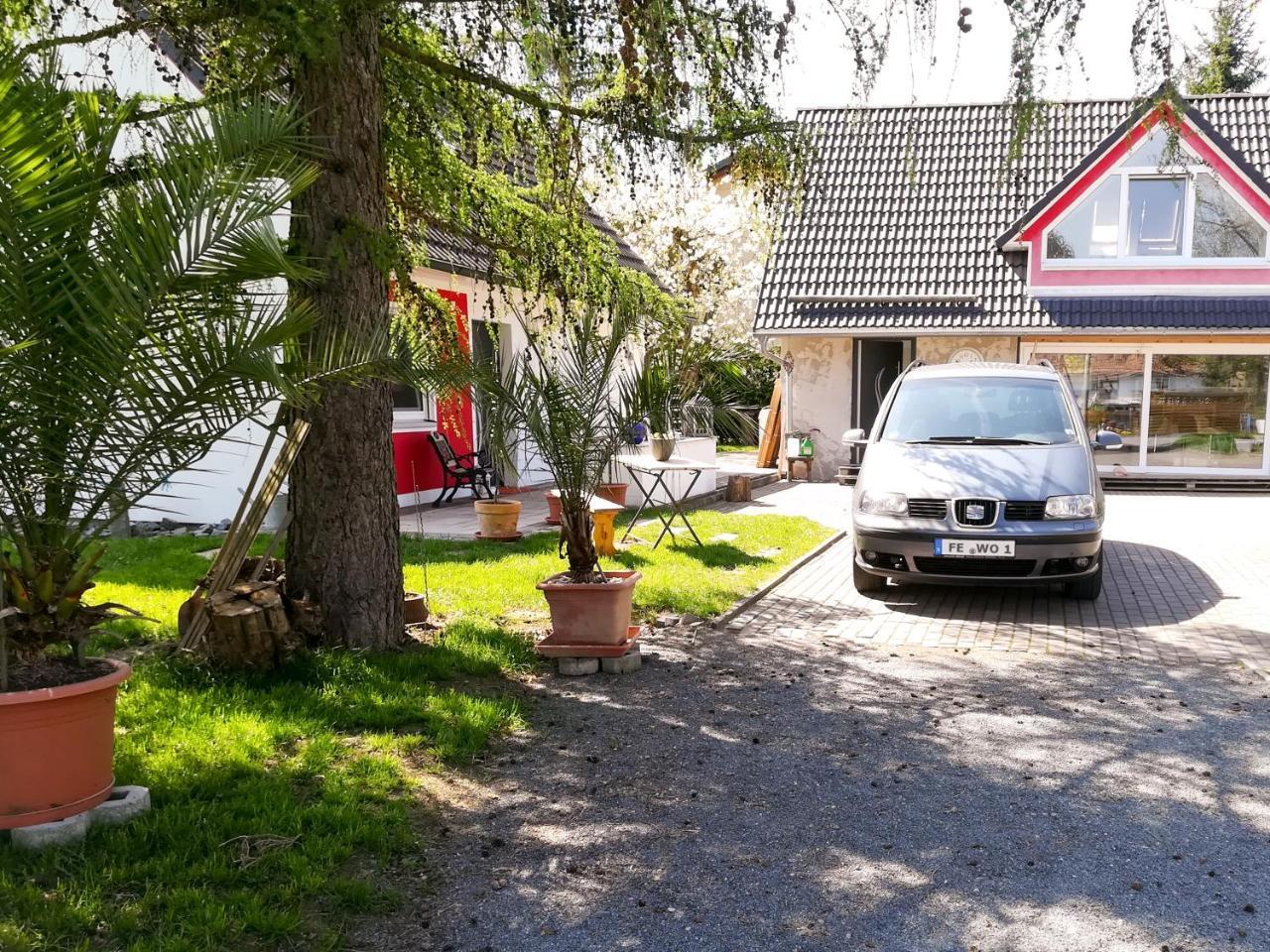 Ferienhaus Goermer Mit Wasserbett Schmölln Esterno foto