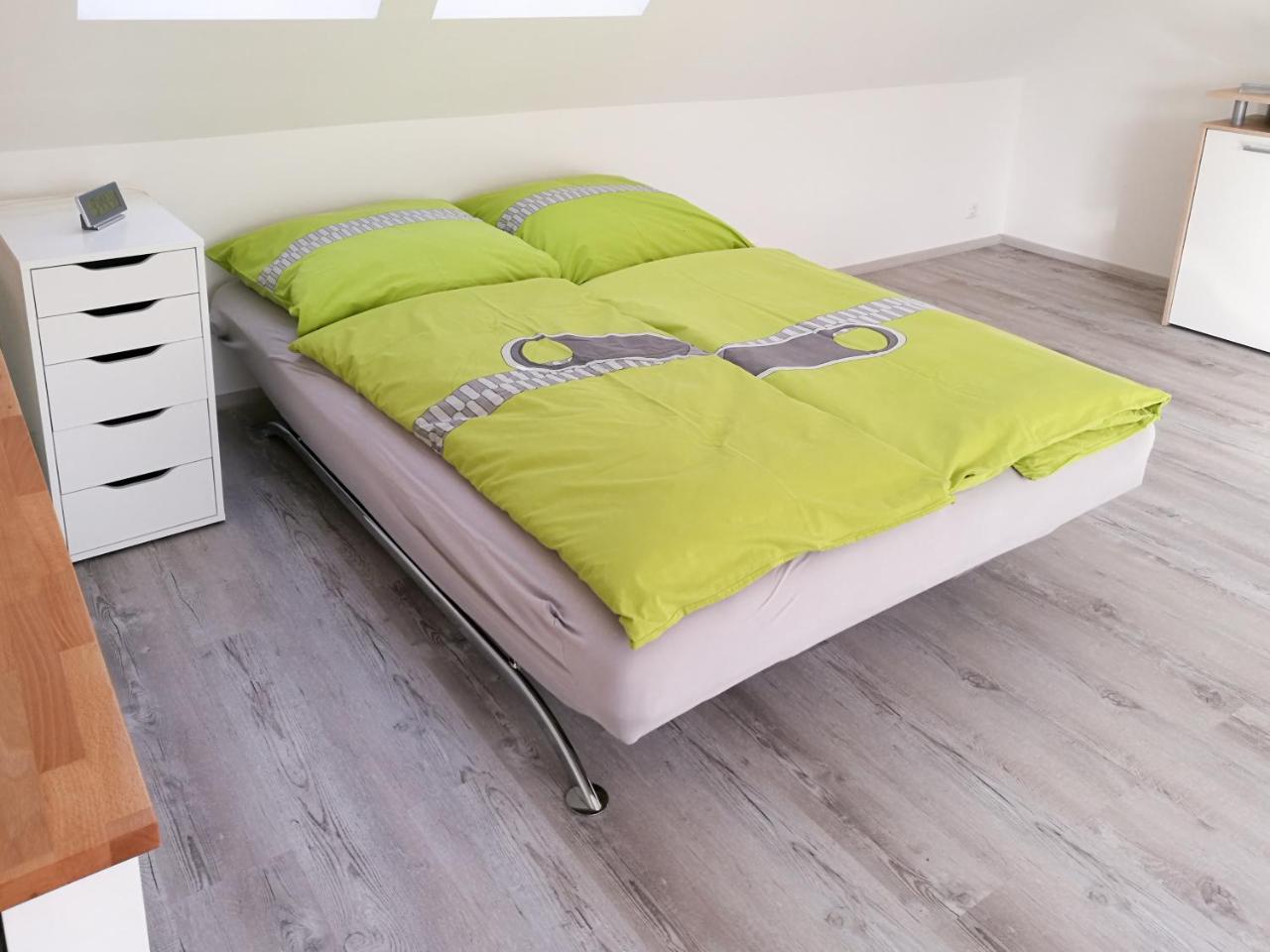 Ferienhaus Goermer Mit Wasserbett Schmölln Esterno foto