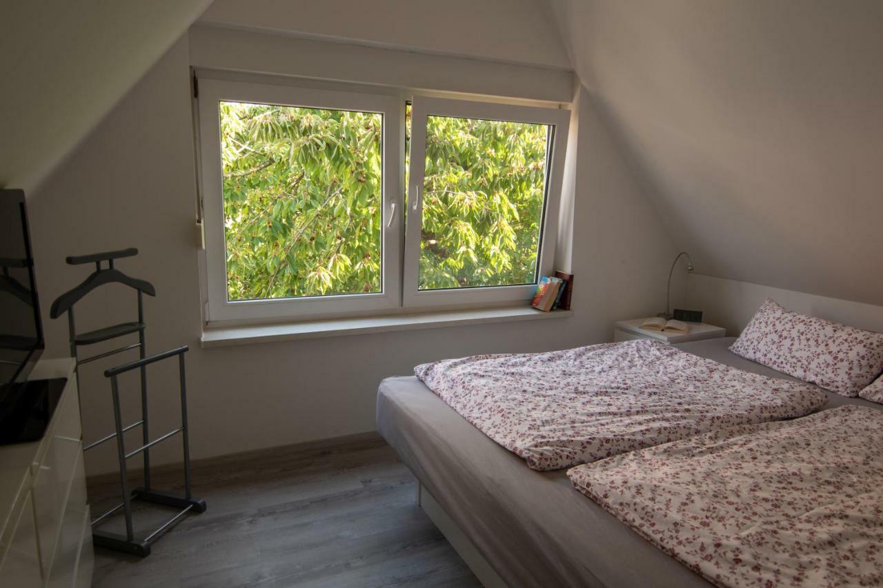 Ferienhaus Goermer Mit Wasserbett Schmölln Esterno foto