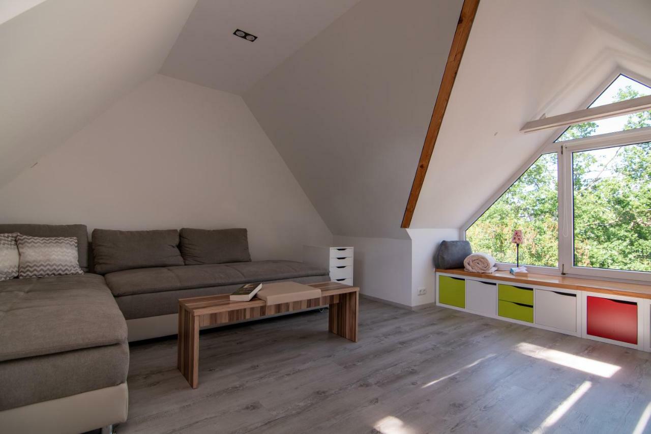 Ferienhaus Goermer Mit Wasserbett Schmölln Esterno foto